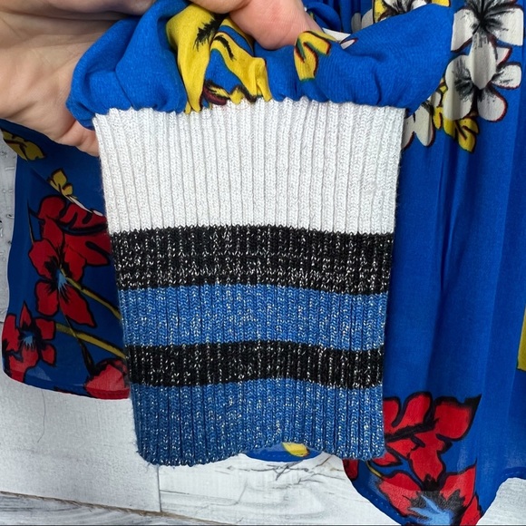 ❌SOLD❌Belle Vere Colorful Pleated Top - Picture 5 of 7